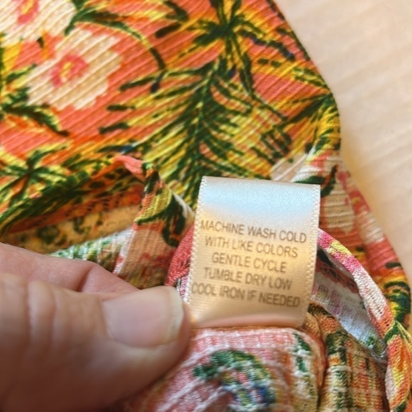 NWT-island Shores-M-multicolor Hawaiian halter, ruffle, sleeveless top/blouse. - Picture 6 of 10